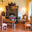 Hotel Hacienda Los Laureles