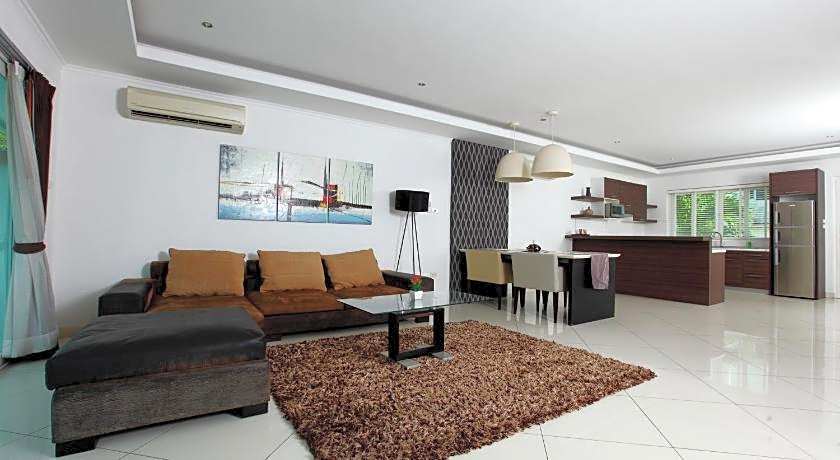 Hidden Palm Pool Villas