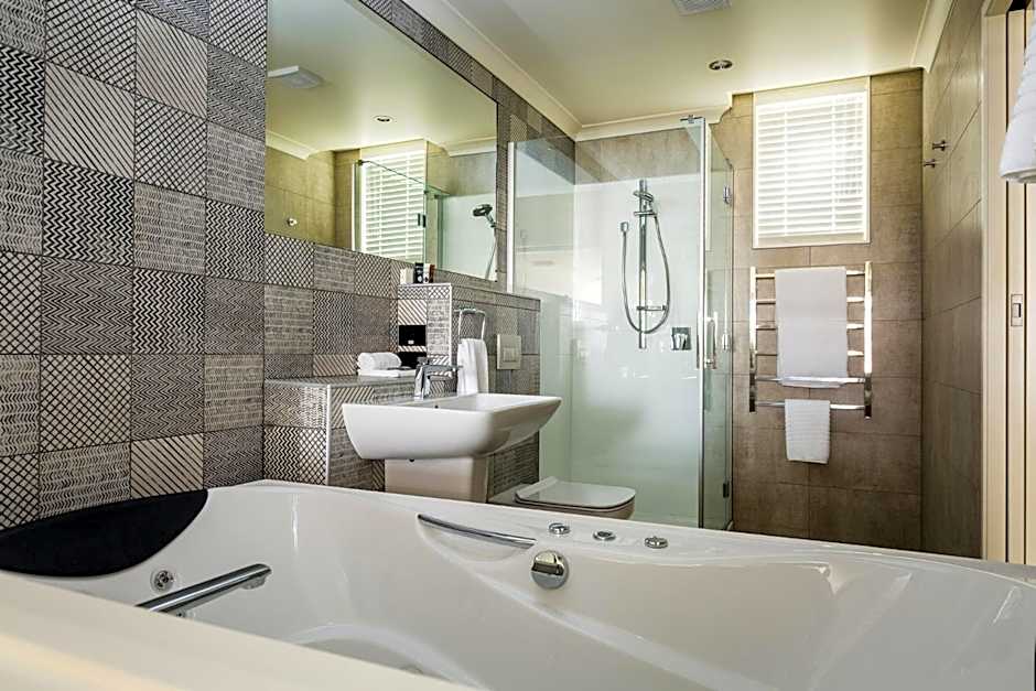 Pebble Beach Motor Inn