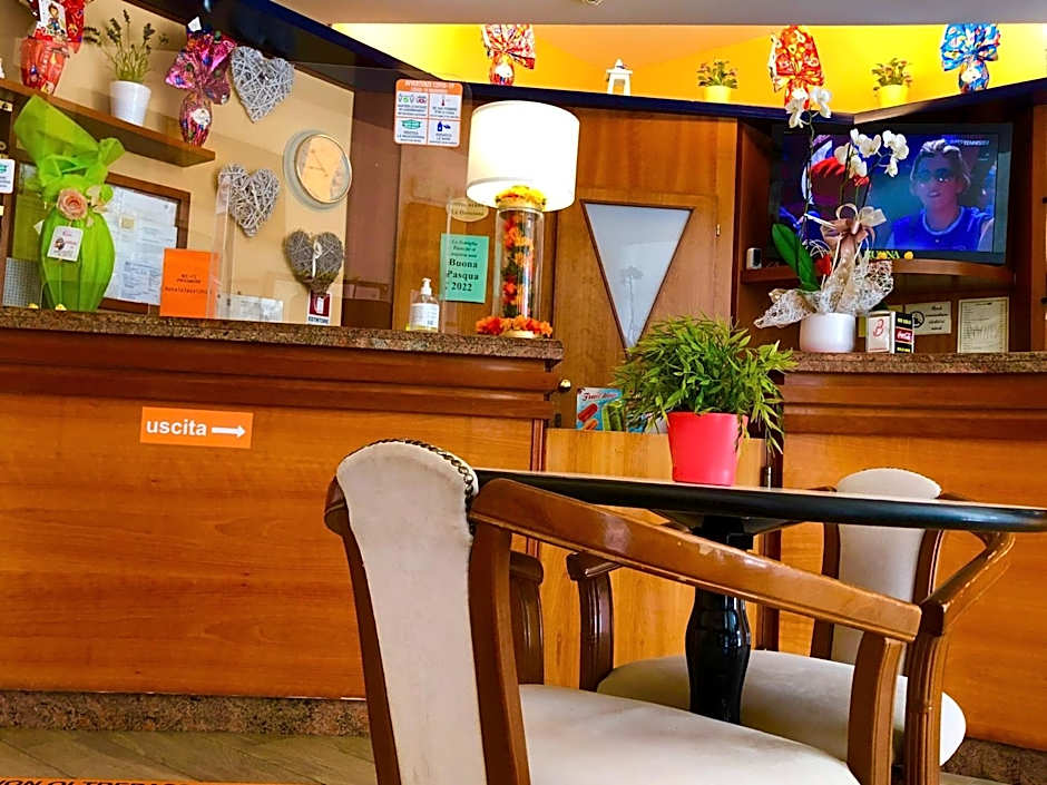 Hotel Alessi** Rimini