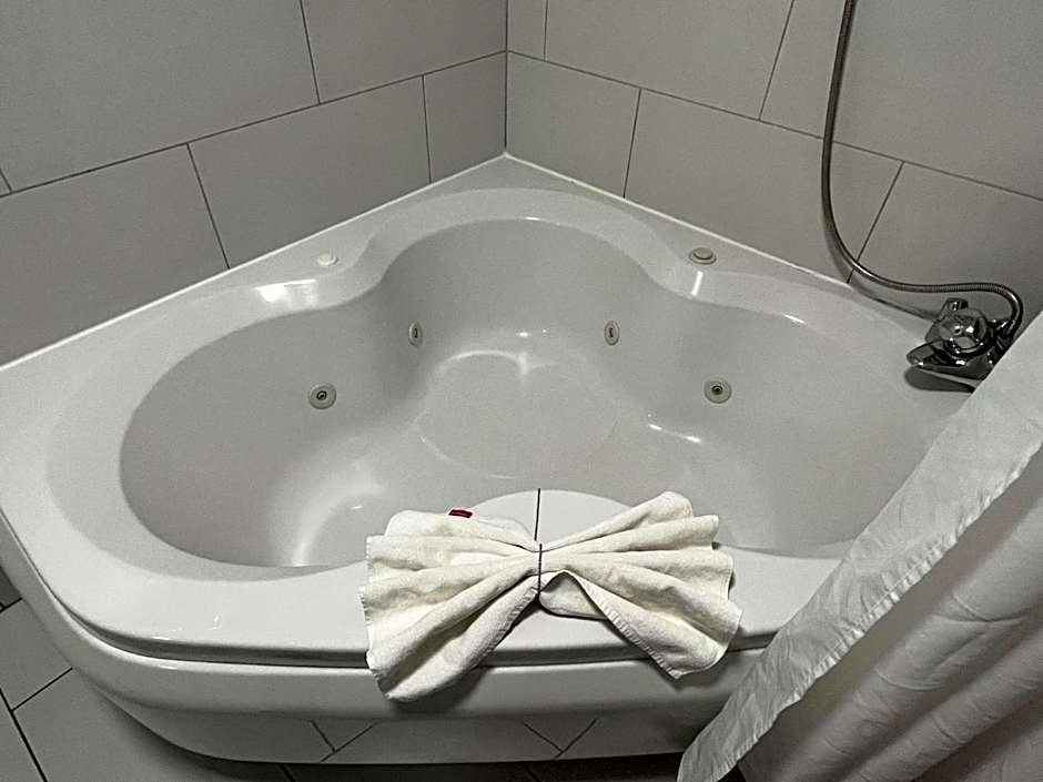 Sorrento Hotel & Restaurant