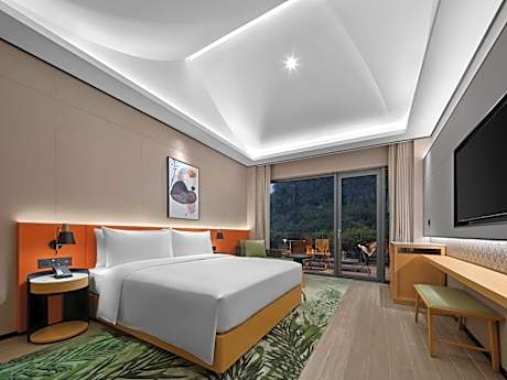 One-Bedroom King Suite