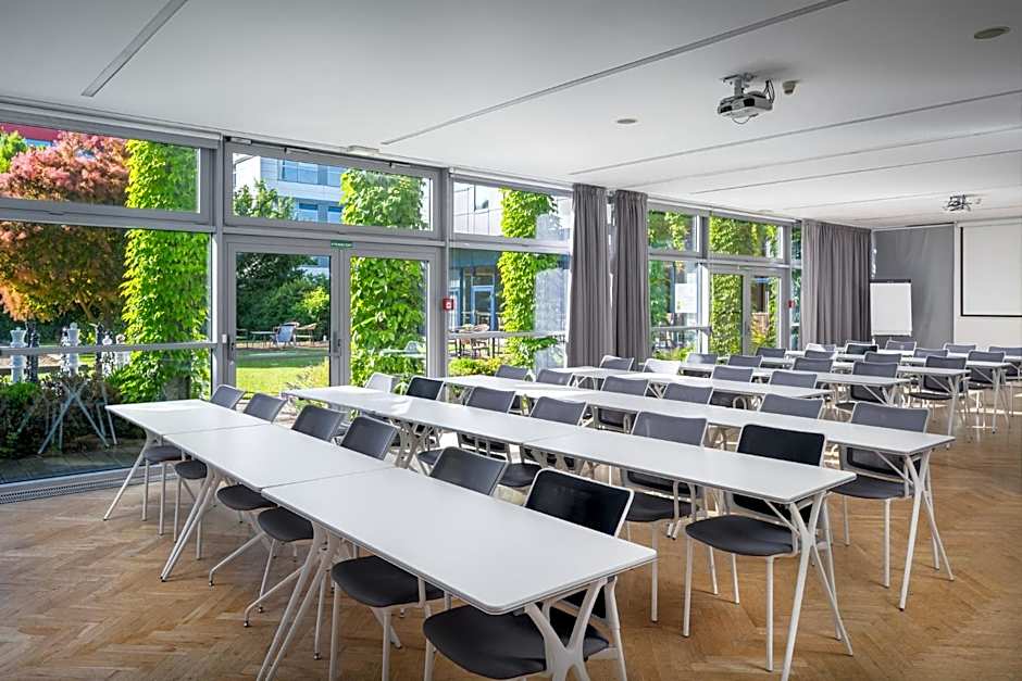 Holiday Inn Prague Airport By IHG