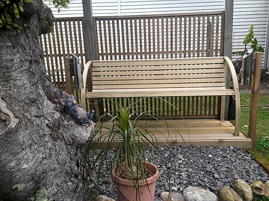 Lady Bowen Bed & Breakfast