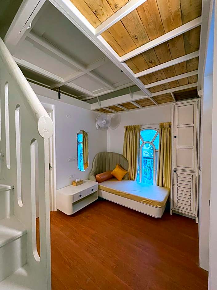 Foto 1 dari 9 — Studio Duplex