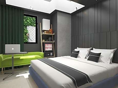 Magenta Standard King Room