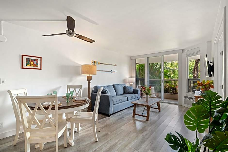 Modern Maui Escape | Walk to Beach + Pools