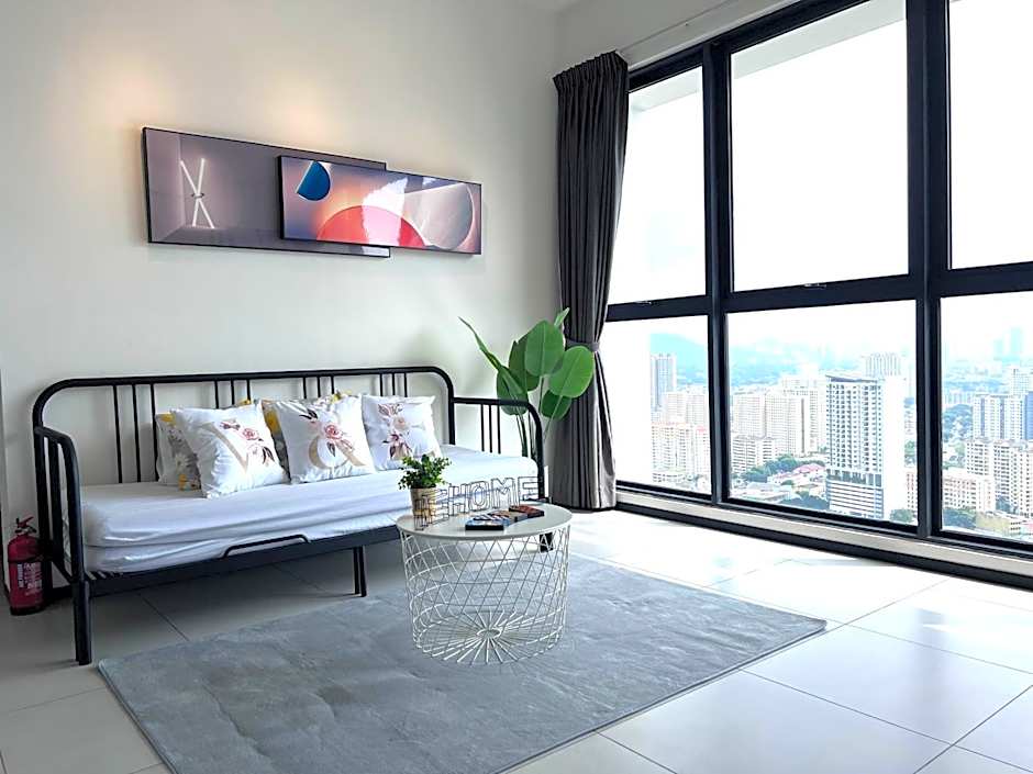 Georgetown Urban Family & Baby-Friendly Home with Skypool Seaview