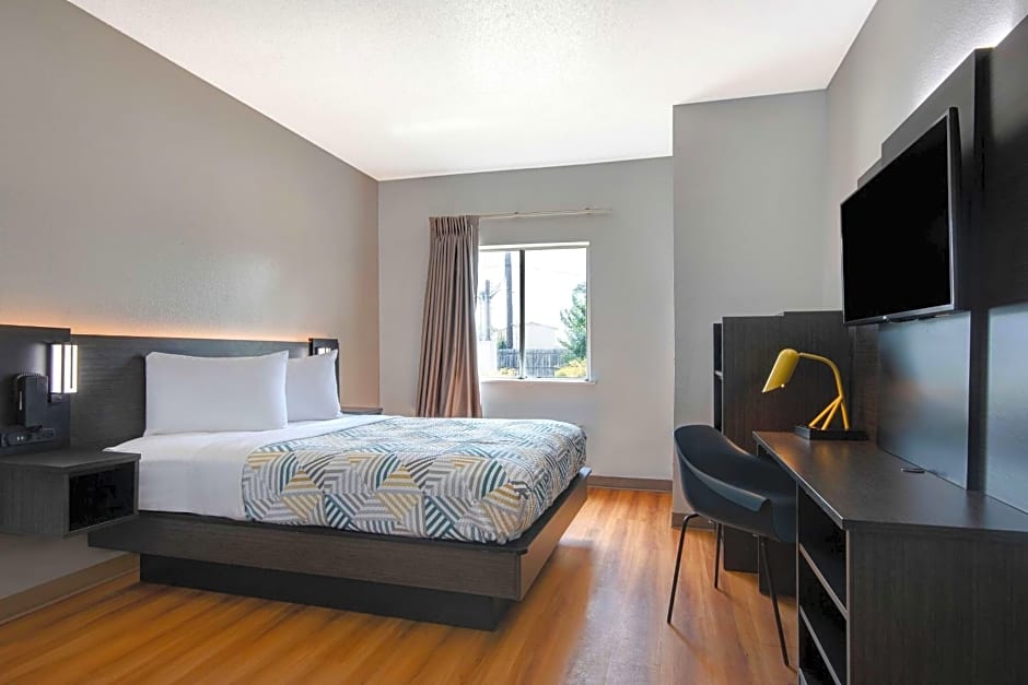 Motel 6-San Antonio, TX - South