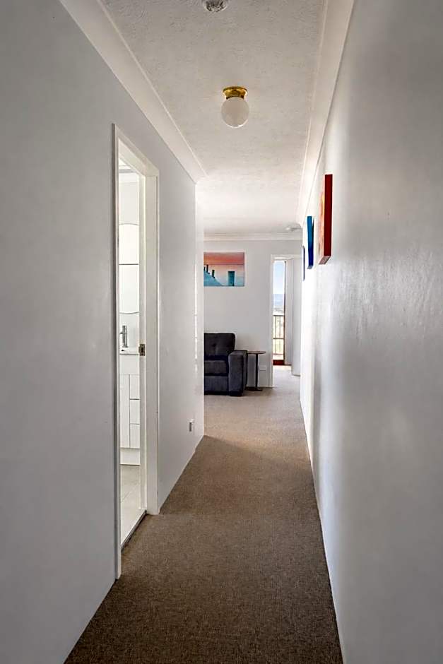Broadwater Shores Waterfront Apartments