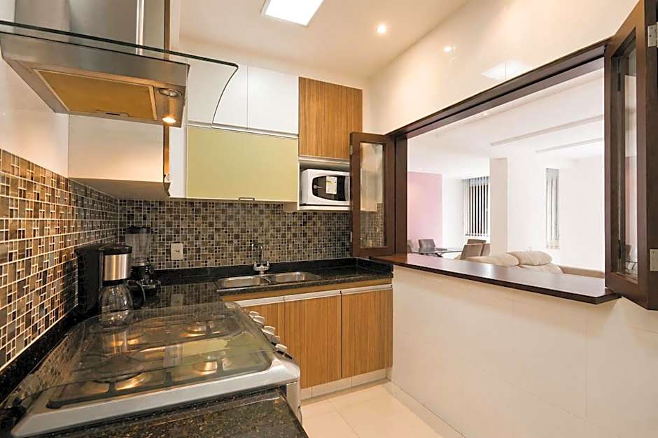 Comfortable 3 Bedrooms: Side Sea View