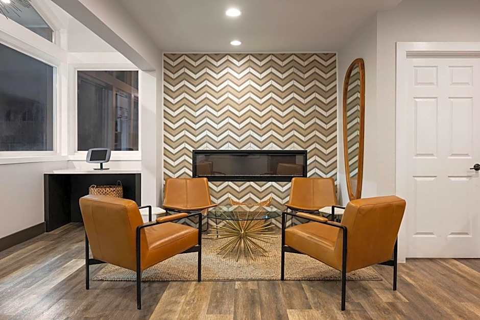 Days Inn by Wyndham Monterey Downtown