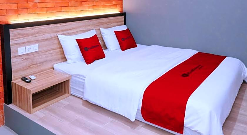 RedDoorz @ Hotel DPraya Pati