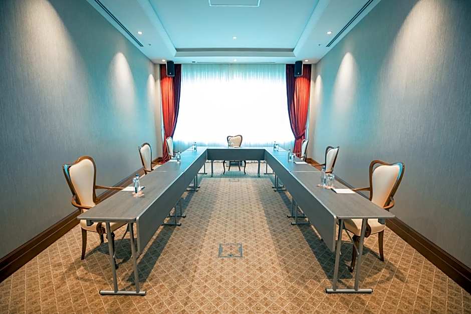 FLY INN BAKU