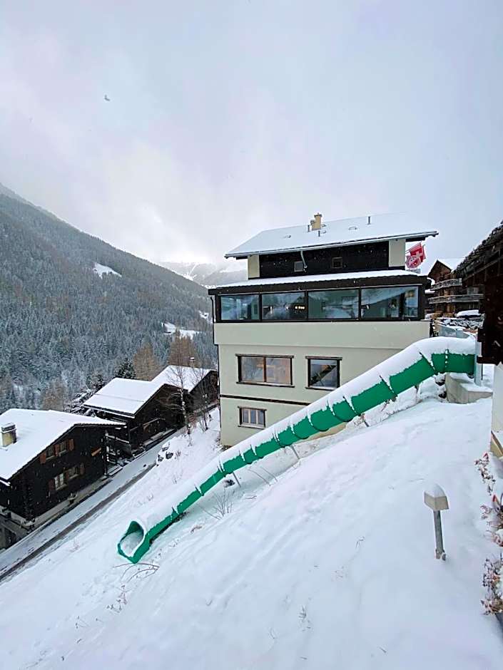 Qi-Lin Hotel Restaurant