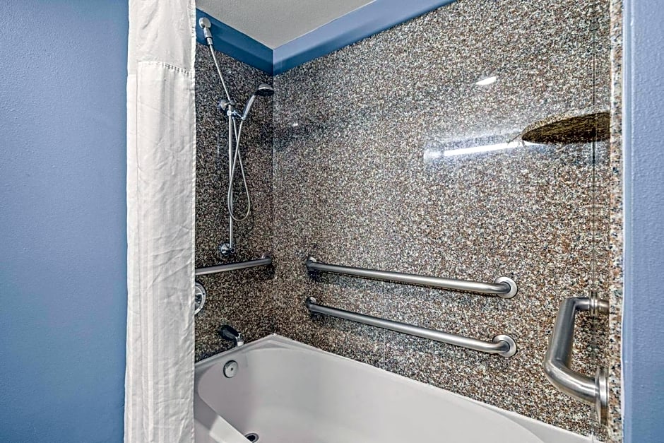 Quality Inn & Suites Tampa-Ybor City