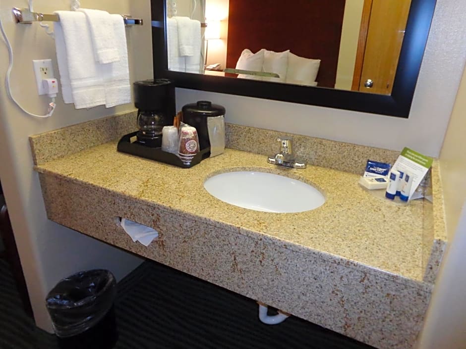 AmericInn by Wyndham Des Moines Airport