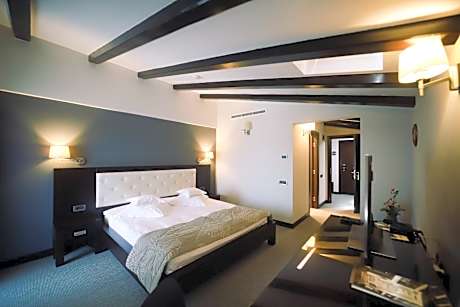 Double Room with Lake View