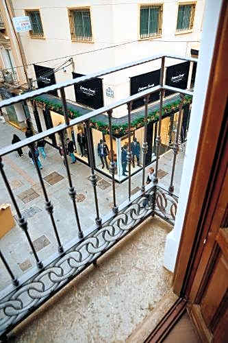 Honest Granada Hotel