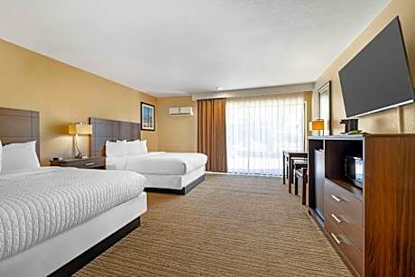 Large  Room with Two Double Beds - Non-Smoking