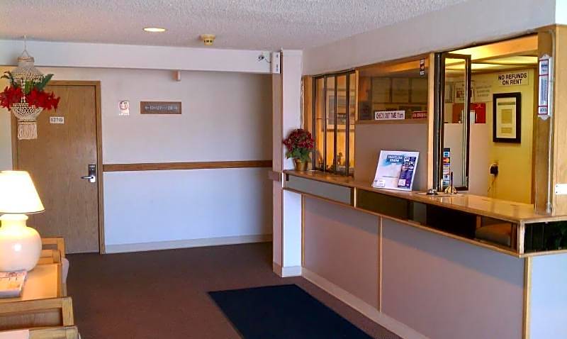 Travelers Inn