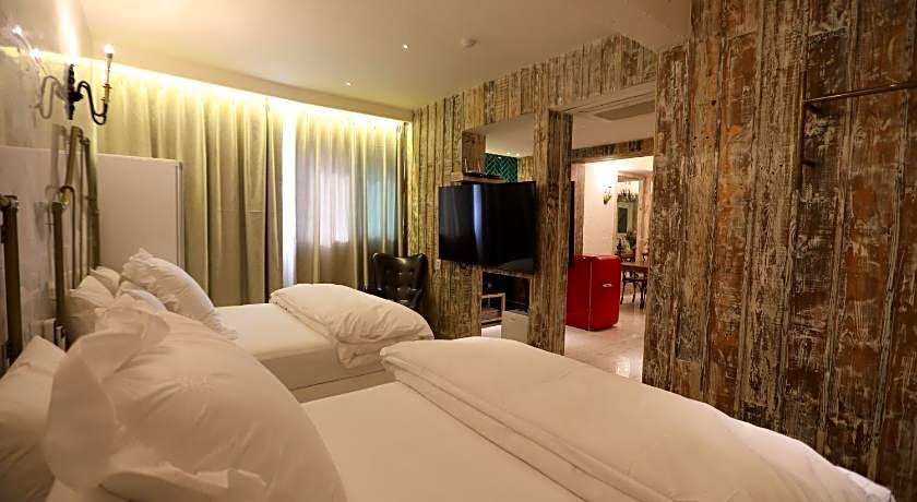 February Hotel SeongSeo