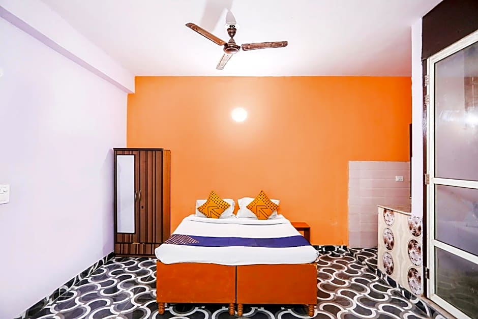 Hotel Urban Villa by OYO Rooms – Noida, DC