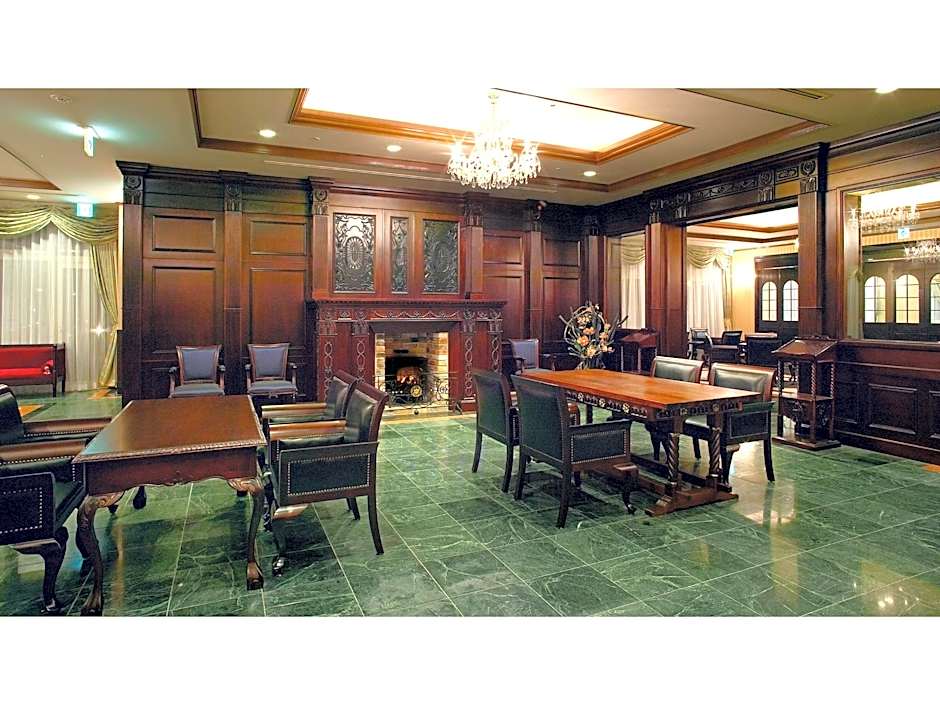 Old England Dogo Yamanote Hotel