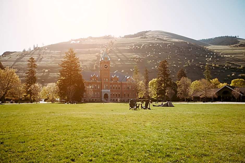 Goldsmith's River Front Inn