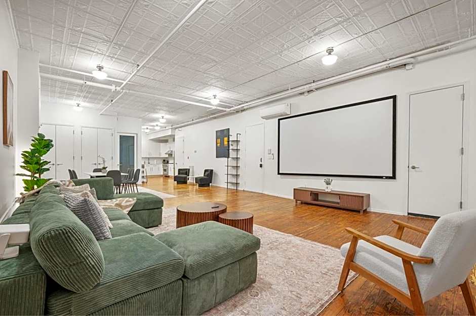 Massive SoHo Loft 4 Bedrooms 2 Bath 8 beds