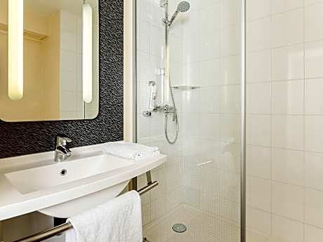 Standard Room with 1 double bed