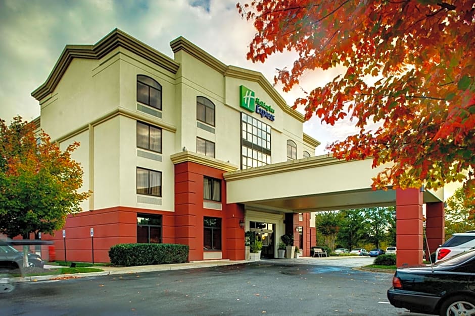 Holiday Inn Express Richmond Airport