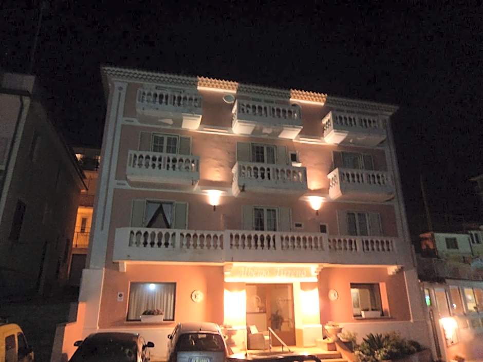 Albergo Tirreno
