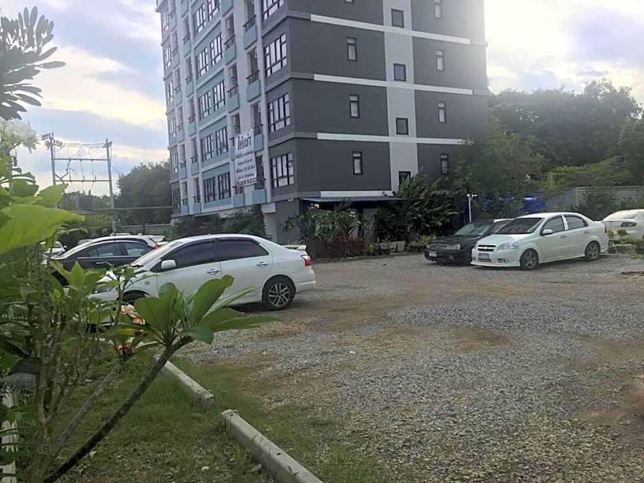 Live at Home Sukhumvit 105