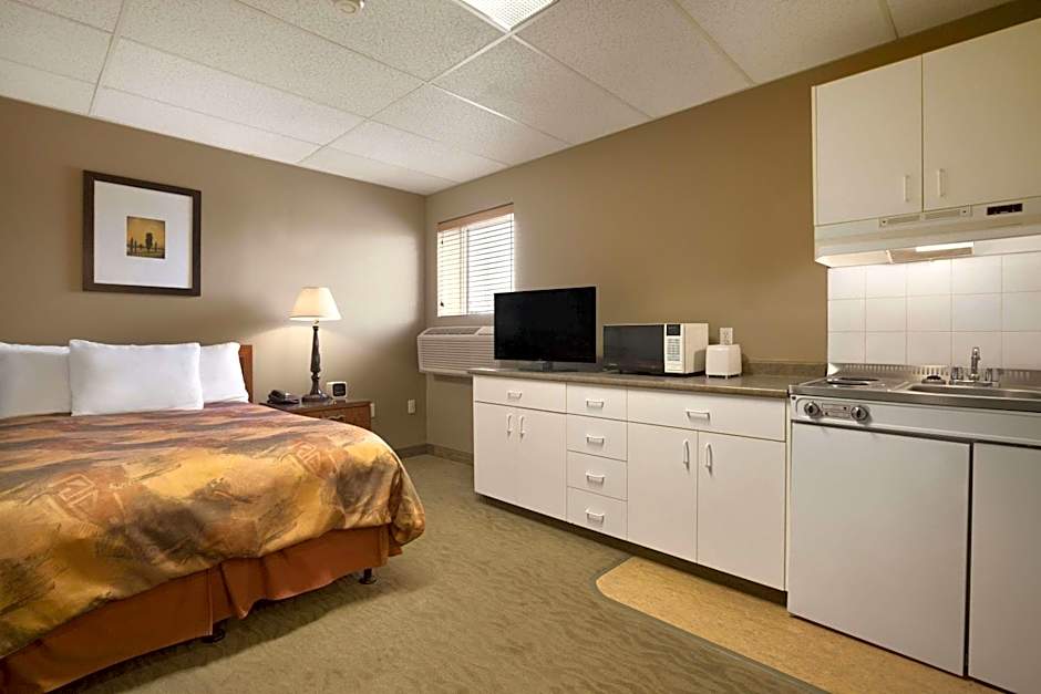 Photo 1 of 4 of Superior 1 Queen Bed