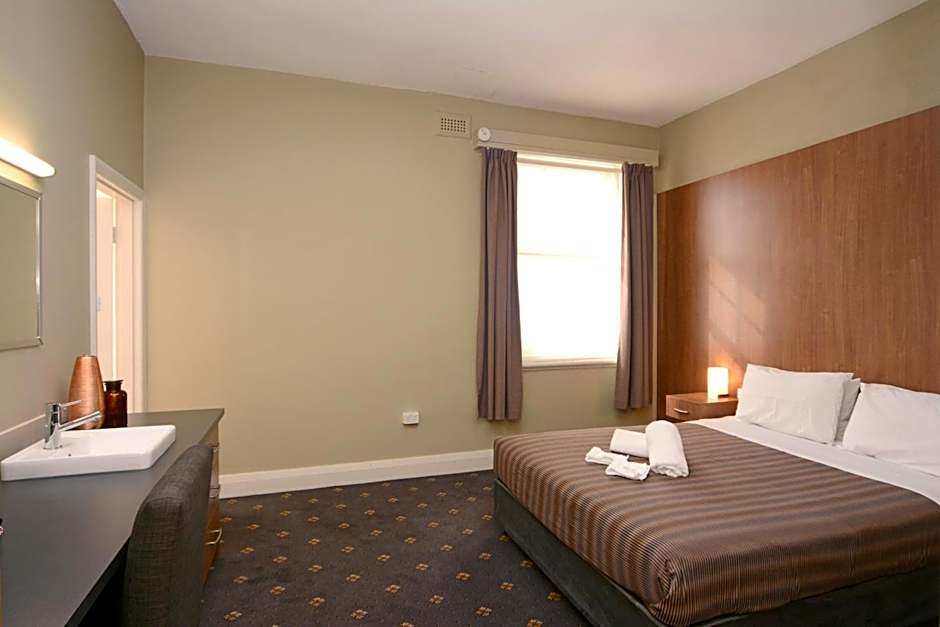 Photo 1 of 13 of 1 Queen Bed