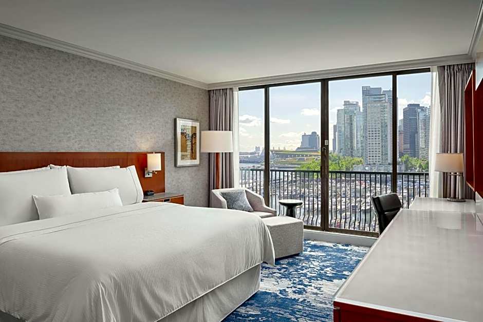 Photo 1 of 4 of Premium 1 King Bed, City and Marina View