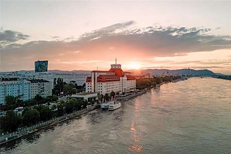 Hilton Vienna Waterfront