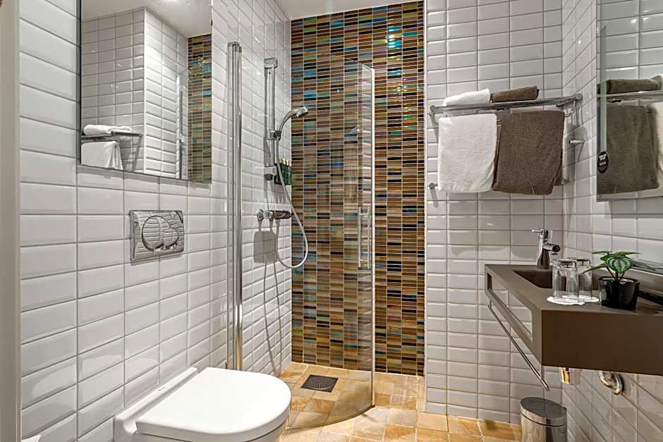 Clarion Hotel Admiral