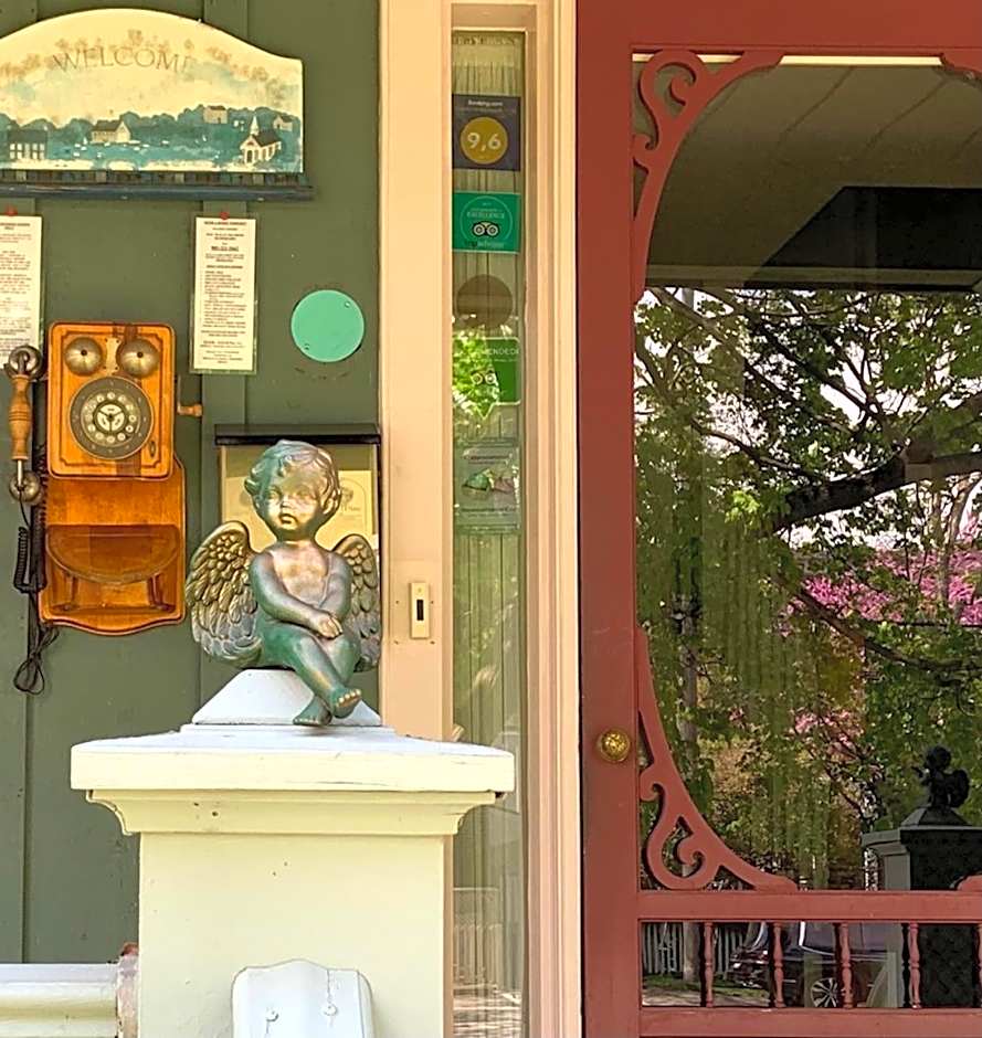 WeatherPine Inn