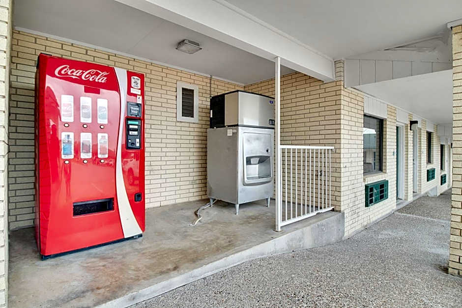 Three Rivers Executive Inn & Suites By OYO