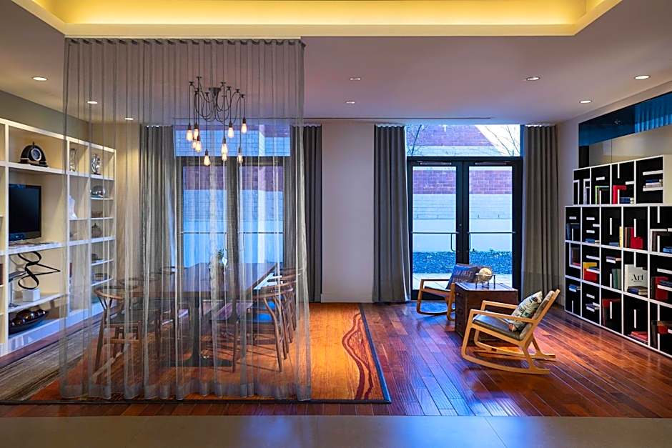 The Baronette Renaissance by Marriott Detroit-Novi Hotel