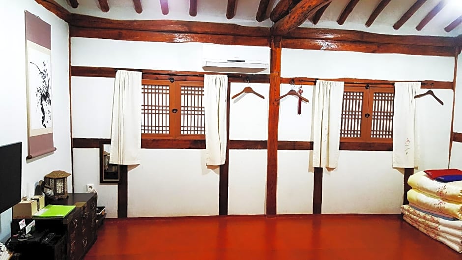 In-Yeon Hanok Guesthouse