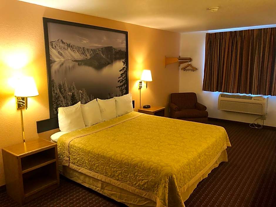 Photo 1 of 6 of 1 King Bed