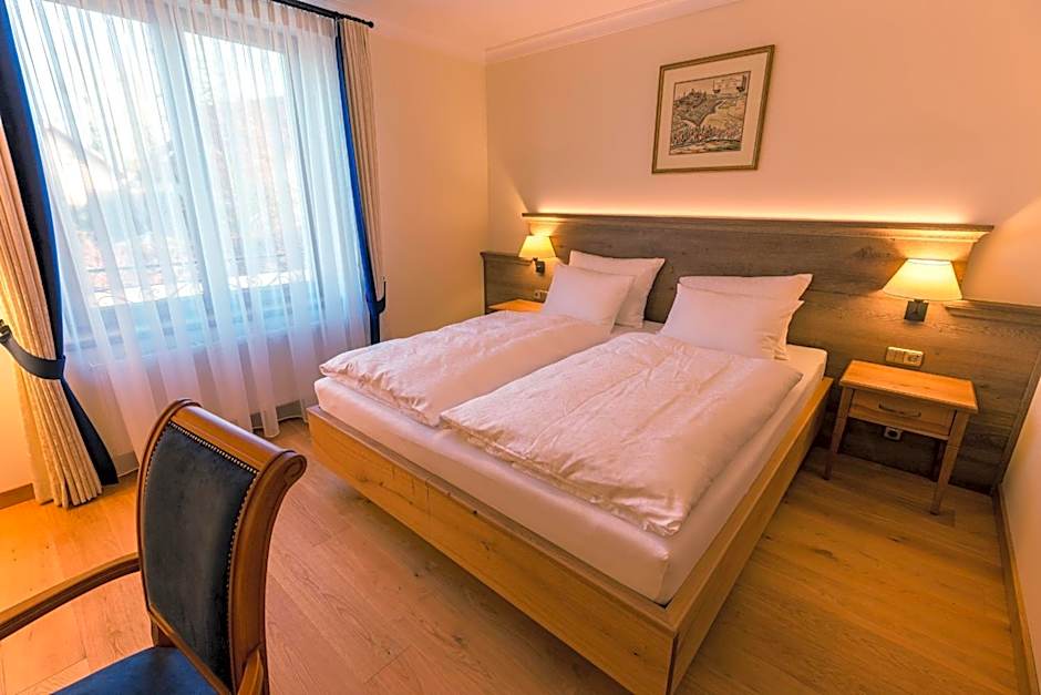 Hotel & Gaststätte zum Erdinger Weißbräu