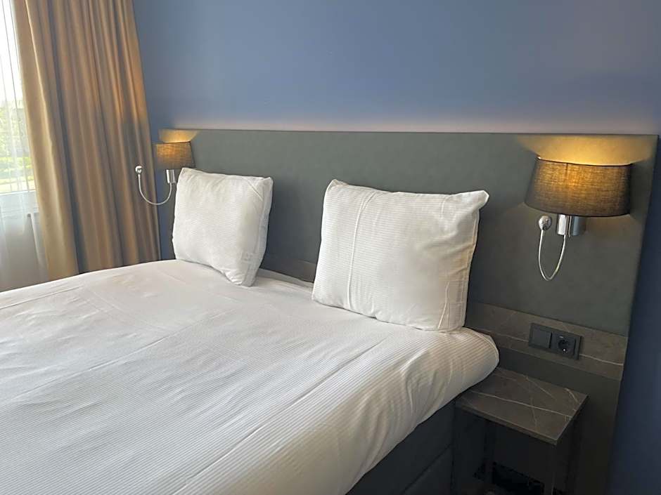 OZO Hotels Antares Airport