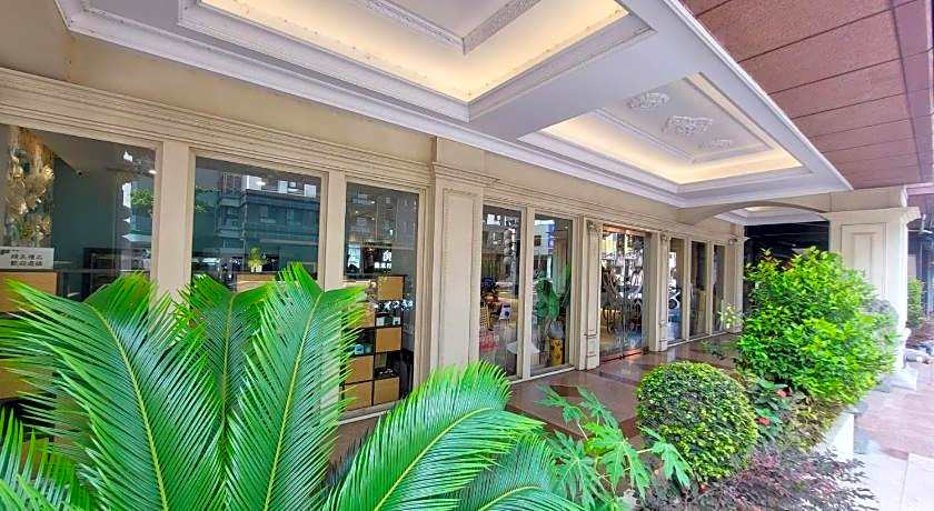 Champs Elysees Hotel