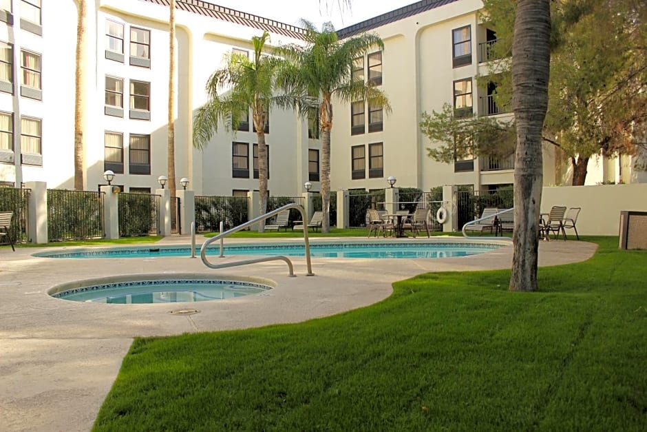 Hampton Inn Tucson-Airport