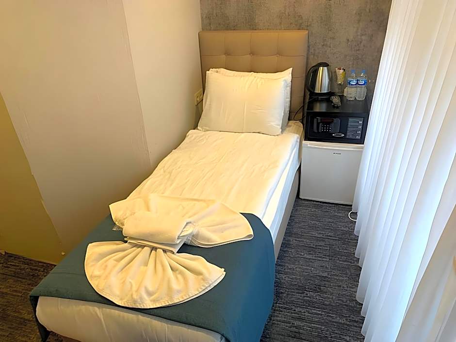 Weingart Seaside Hotel