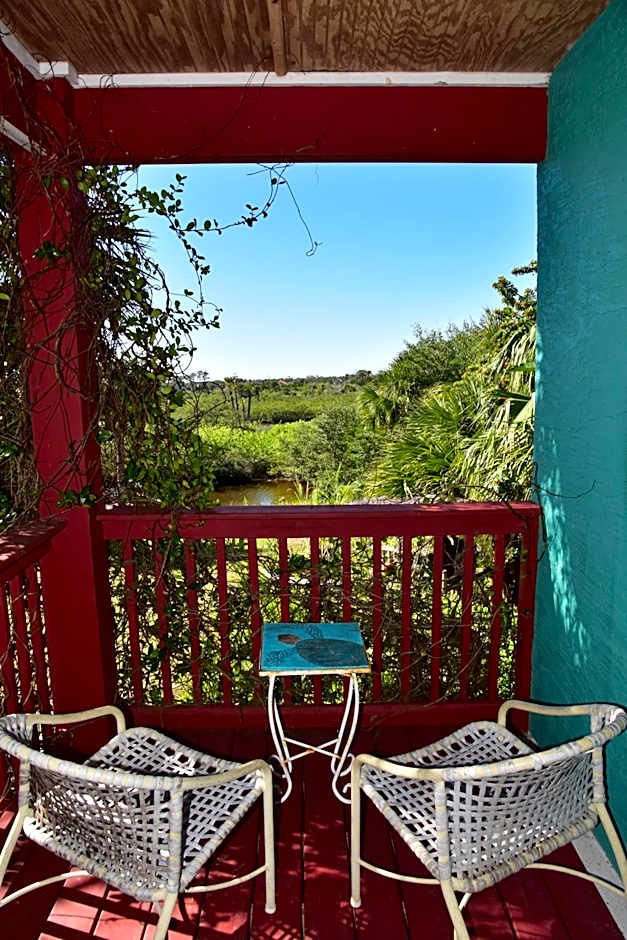 The Beach House at Si Como No Inn